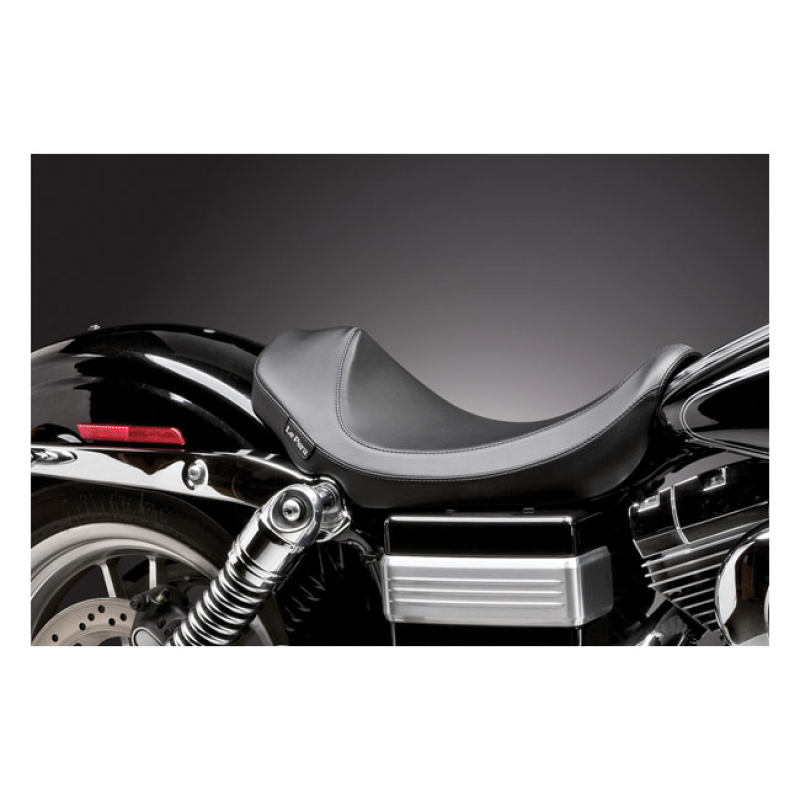 LEPERA, VILLAIN SOLO SEAT. SMOOTH FOAM. 11&quot; WIDE. STANDARD STITCH PATT 507777