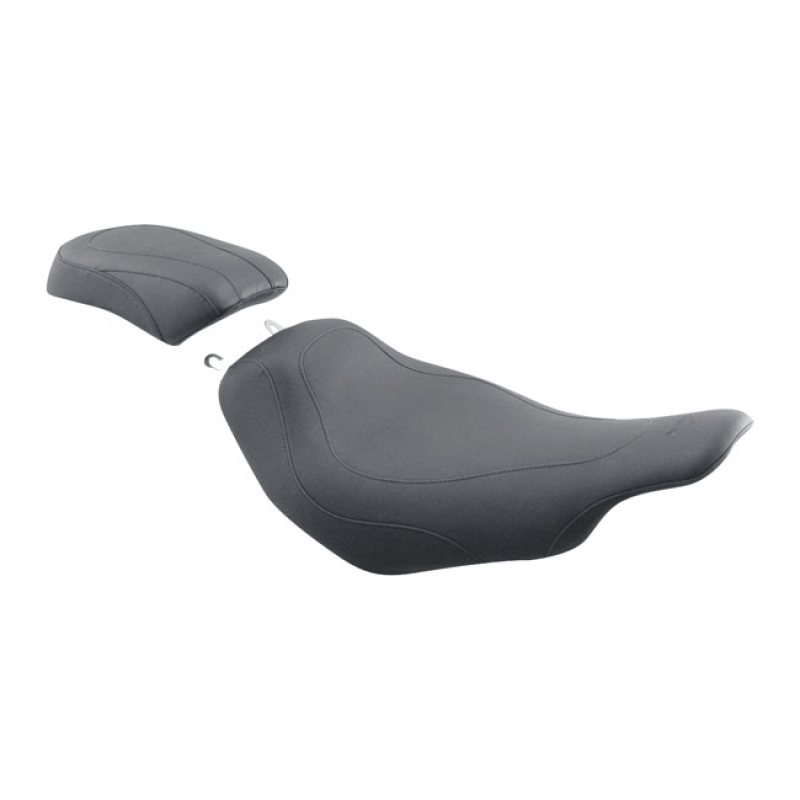 MUSTANG, TRIPPER SOLO SEAT BLACK. 11.5&quot; WIDE. STANDARD STYLE STITCH. 537097