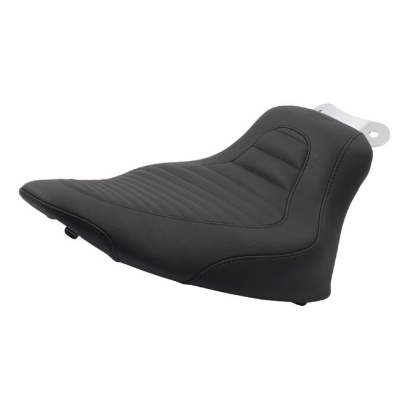 MUSTANG, TRIPPER SOLO SEAT BLACK. 12&quot; WIDE. 'TUCK 'N ROLL' STYLE STITC 537460