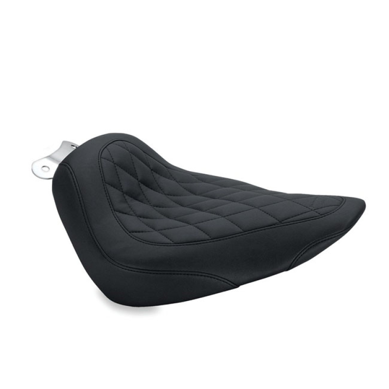 MUSTANG, WIDE TRIPPER SOLO SEAT BLACK. 14&quot; WIDE. DIAMOND STYLE STITCH. 537471