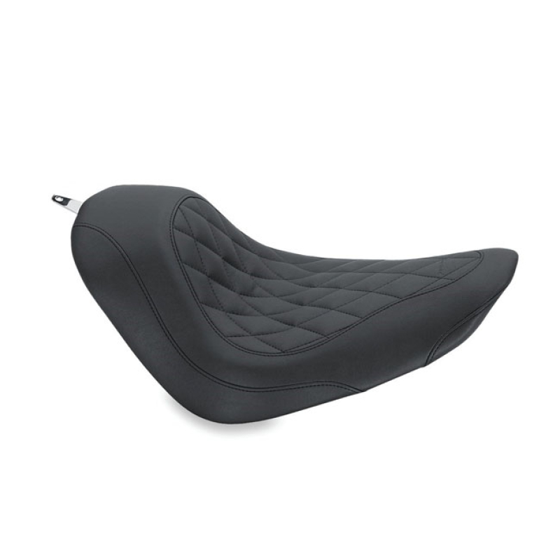 MUSTANG, WIDE TRIPPER SOLO SEAT BLACK. 13&quot; WIDE. DIAMOND STYLE STITCH. 537504