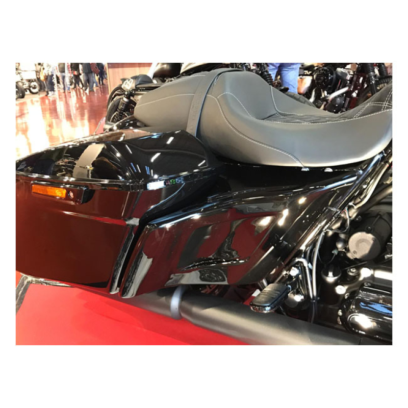 CULT-WERK, SIDE COVERS 'CUSTOM'. MATTE BLACK UNPAINTED MATTE BLACK FIN 575580